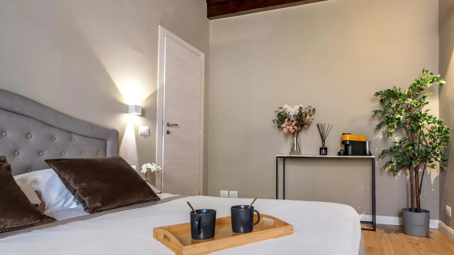 Santa Croce Luxury Suite - Dolcevita Holiday Florence Apartment