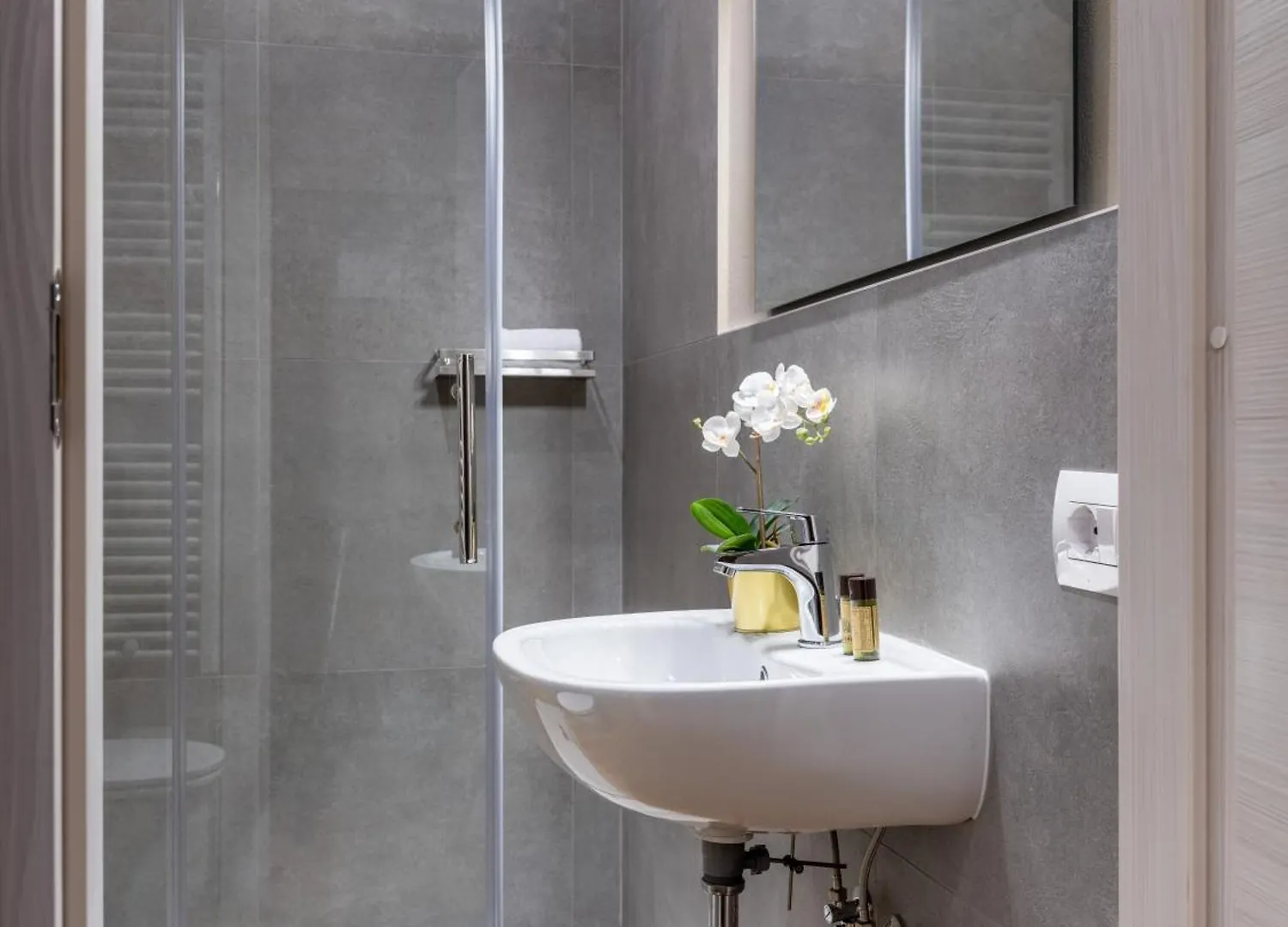 Santa Croce Luxury Suite - Dolcevita Holiday Florence 0*,  Italy
